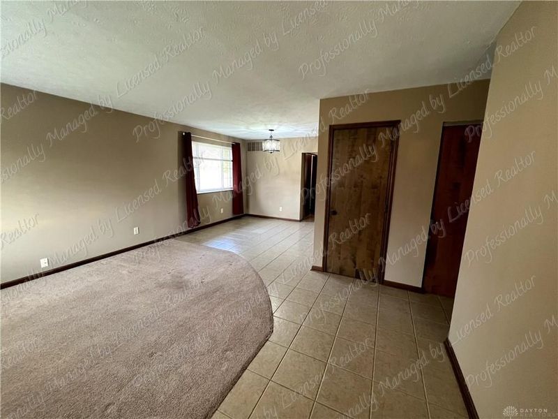 8774 Shadycreek Drive, Centerville, OH 45458 Photo 3