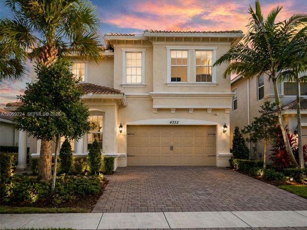 4352 Large Leaf Ln, Hollywood, FL 33021