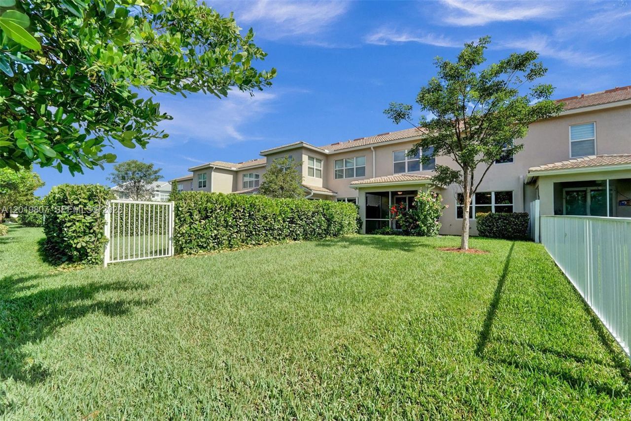 4764 Eucalyptus Dr , Hollywood, FL 33021 Photo