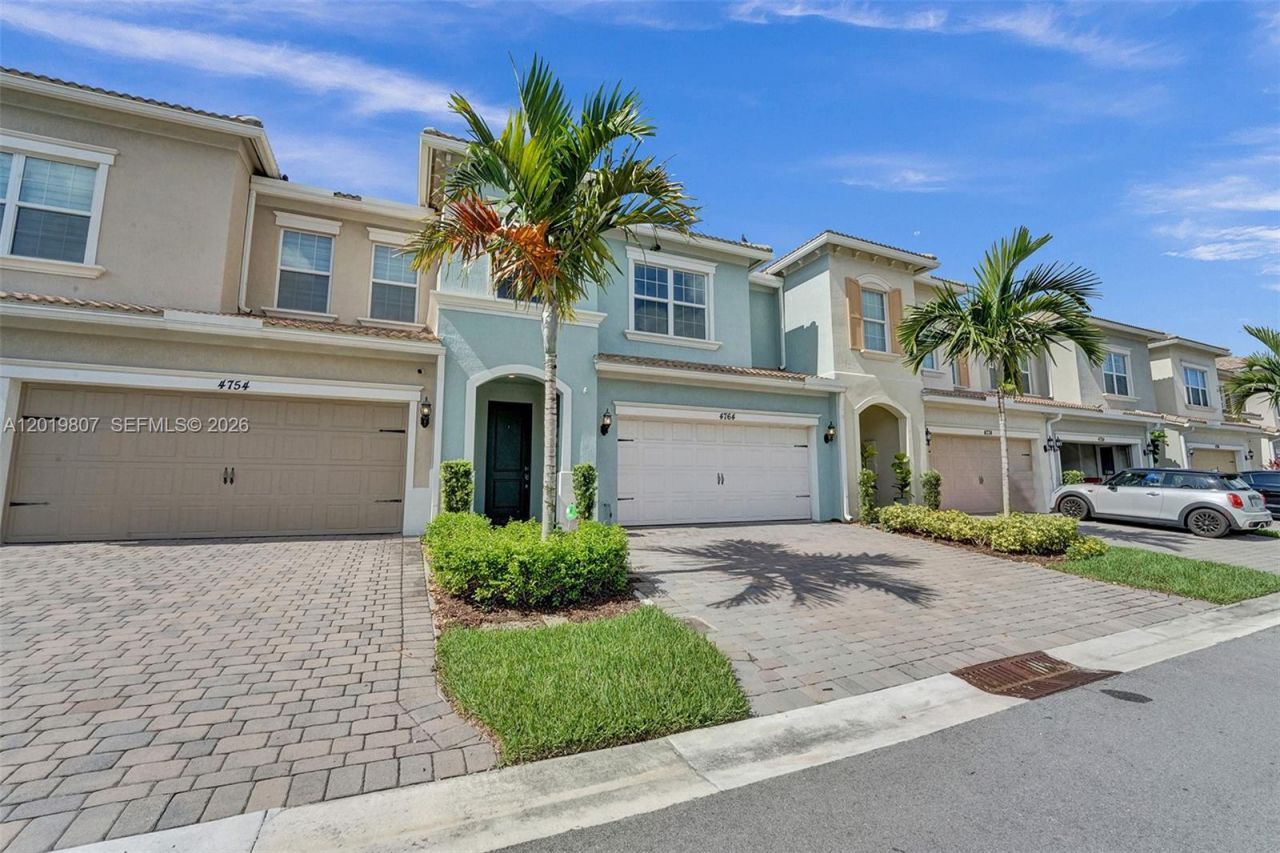 4764 Eucalyptus Dr , Hollywood, FL 33021 Photo