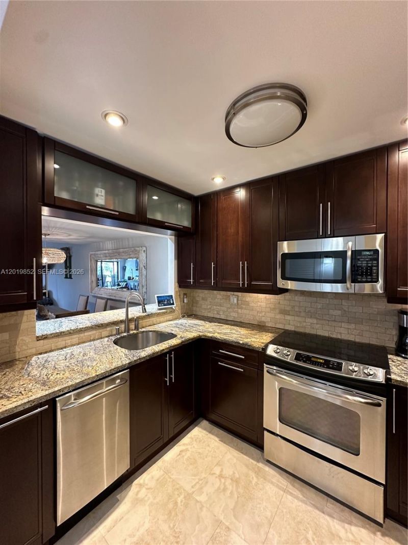 6901 Edgewater Dr, Unit 317, Coral Gables, FL 33133 Photo