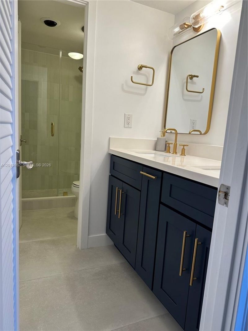 6901 Edgewater Dr, Unit 317, Coral Gables, FL 33133 Photo