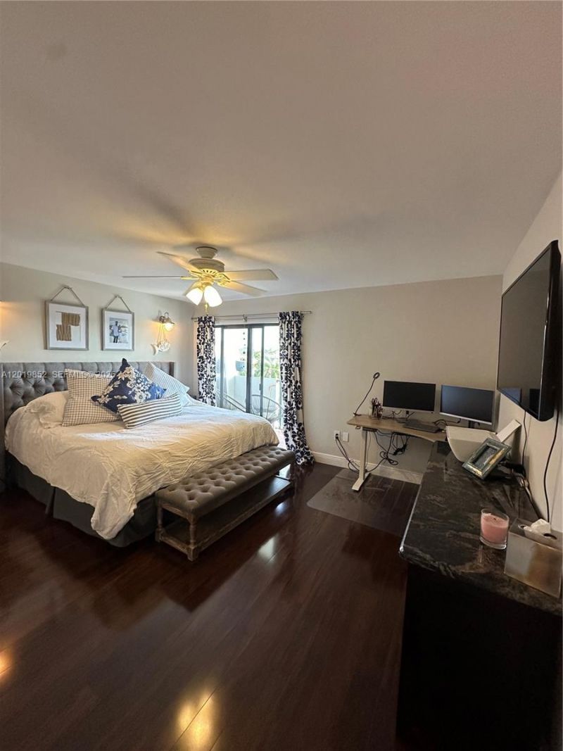 6901 Edgewater Dr, Unit 317, Coral Gables, FL 33133 Photo