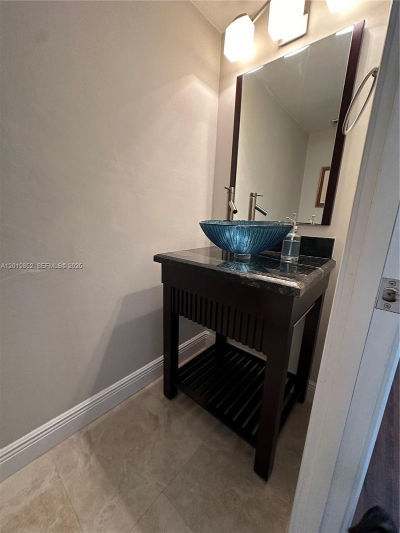 6901 Edgewater Dr, Unit 317, Coral Gables, FL 33133 Photo