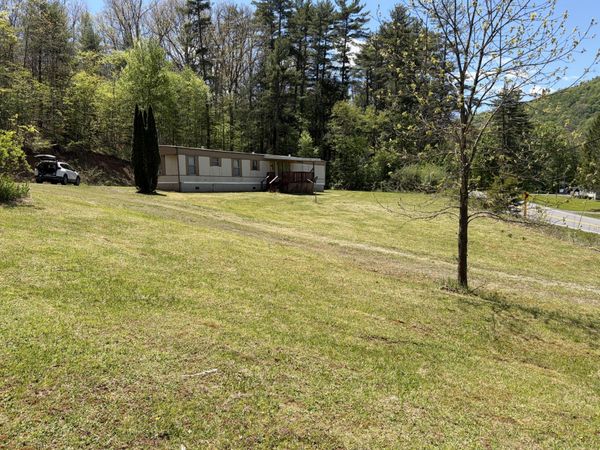 10714 Pocahontas Trl, White Sulphur Springs, WV 24986