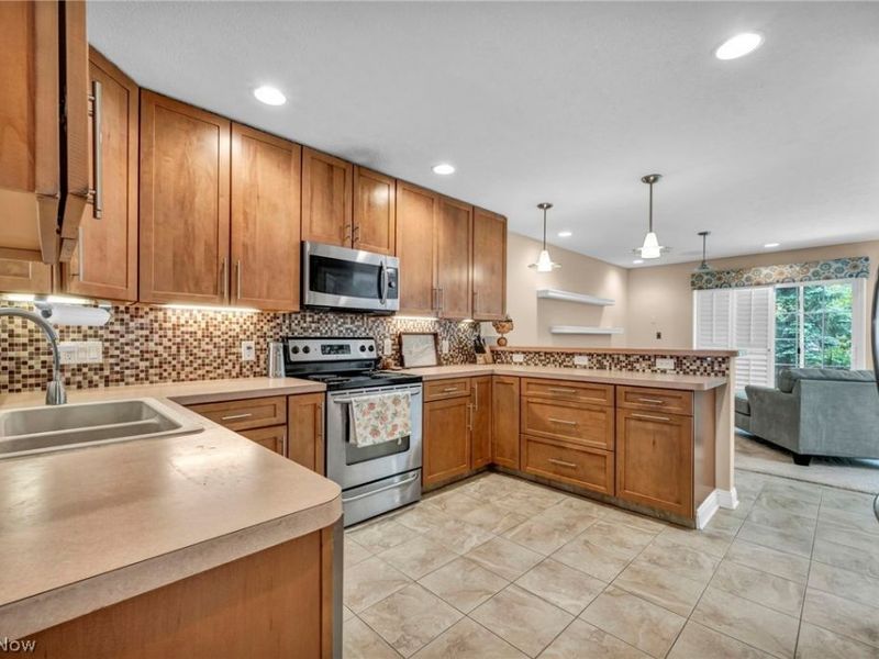 772 Wildberry Circle, Avon Lake, OH 44012 Photo 12