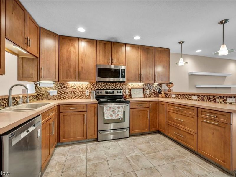 772 Wildberry Circle, Avon Lake, OH 44012 Photo 13