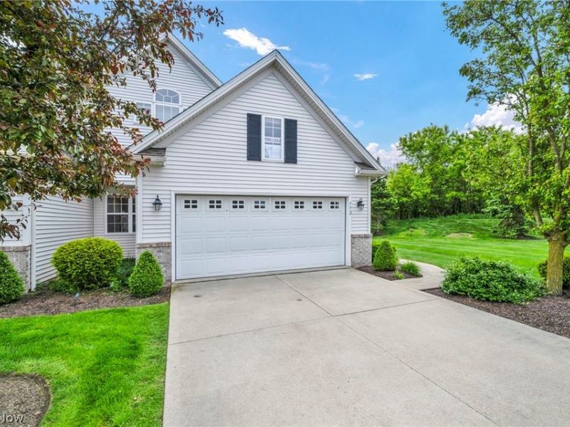 772 Wildberry Circle, Avon Lake, OH 44012 Photo 2