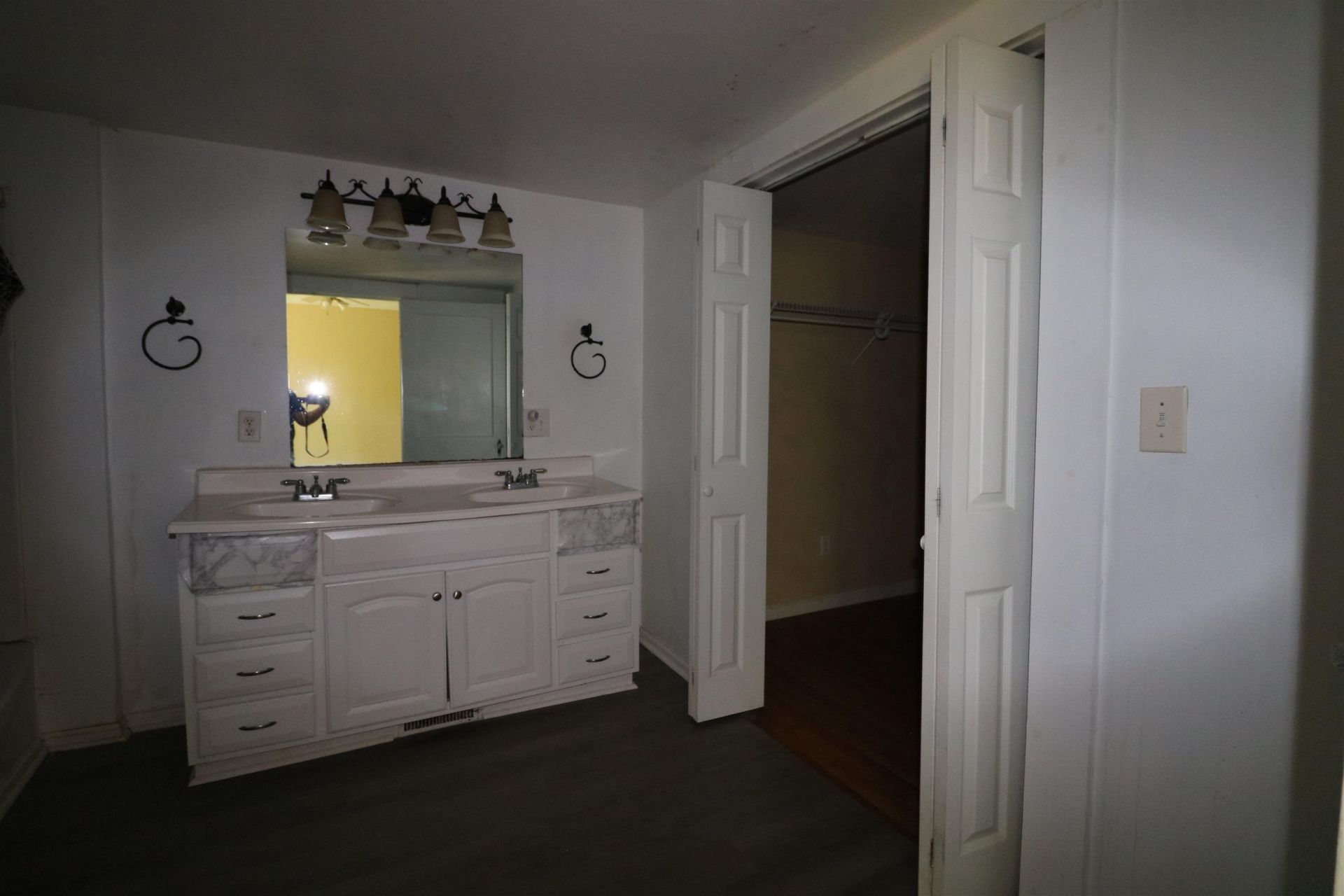302 S Main St. Photo 14