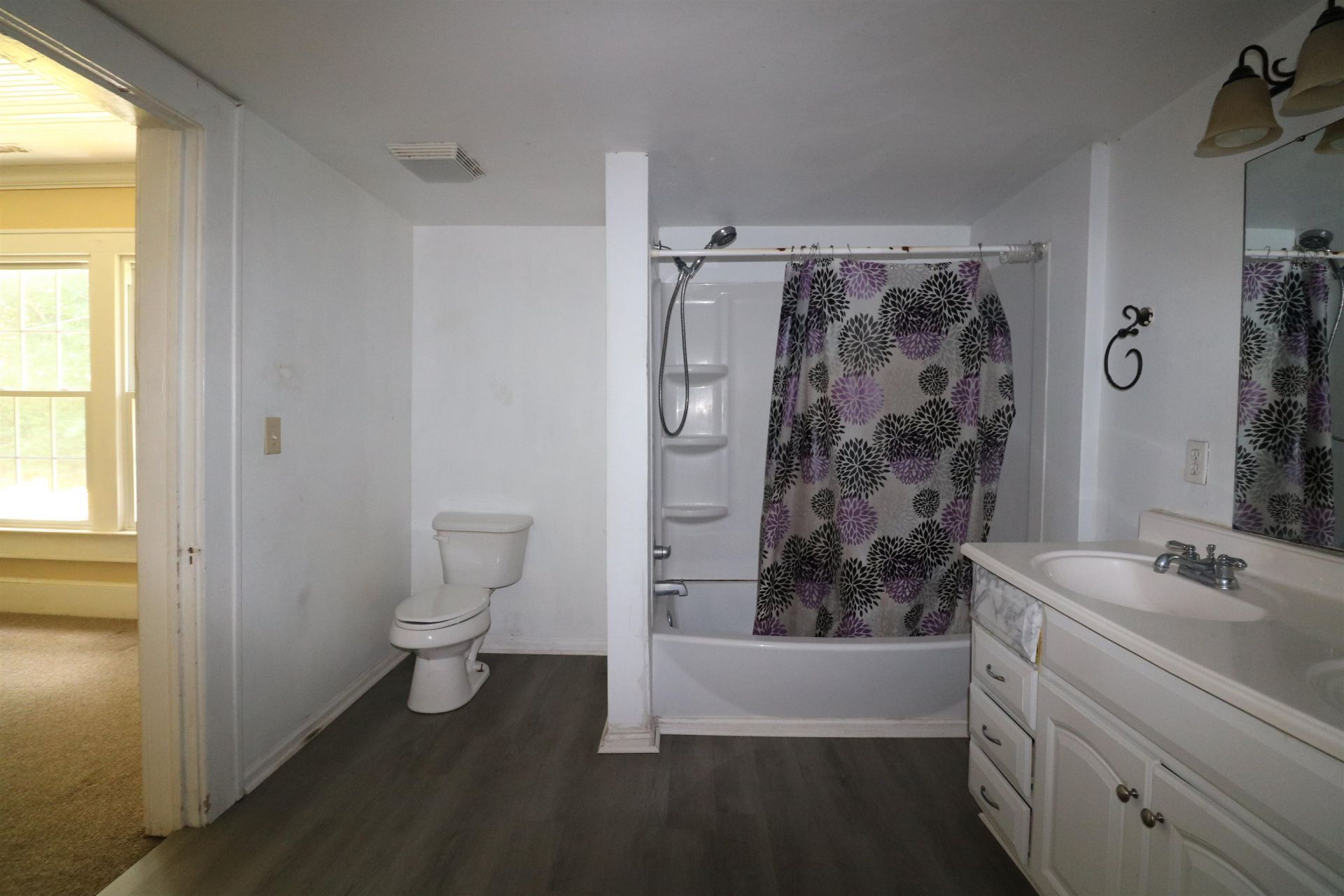 302 S Main St. Photo 15