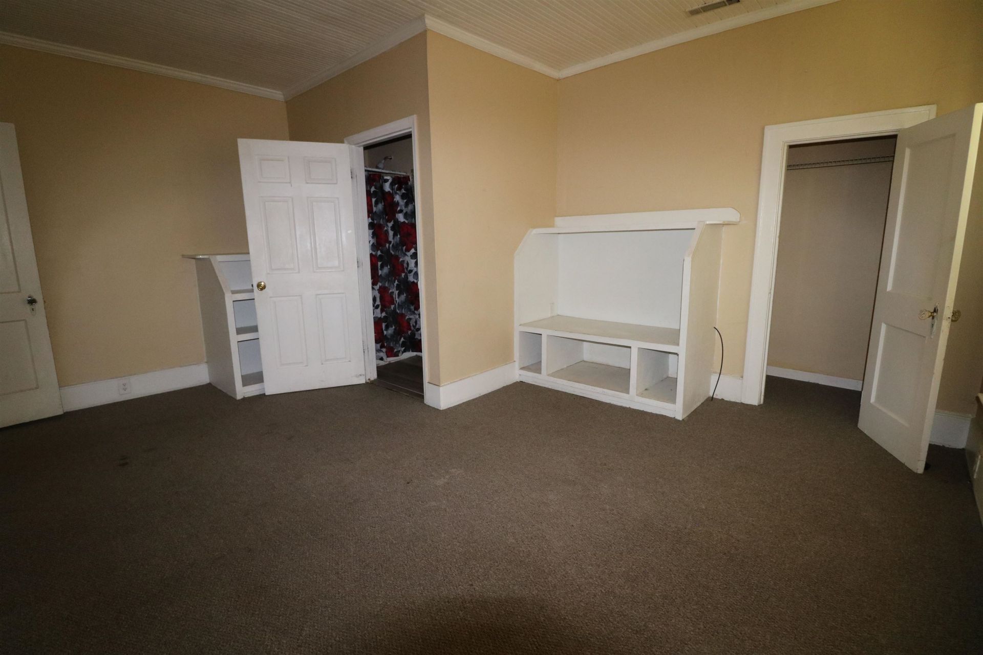 302 S Main St. Photo 17