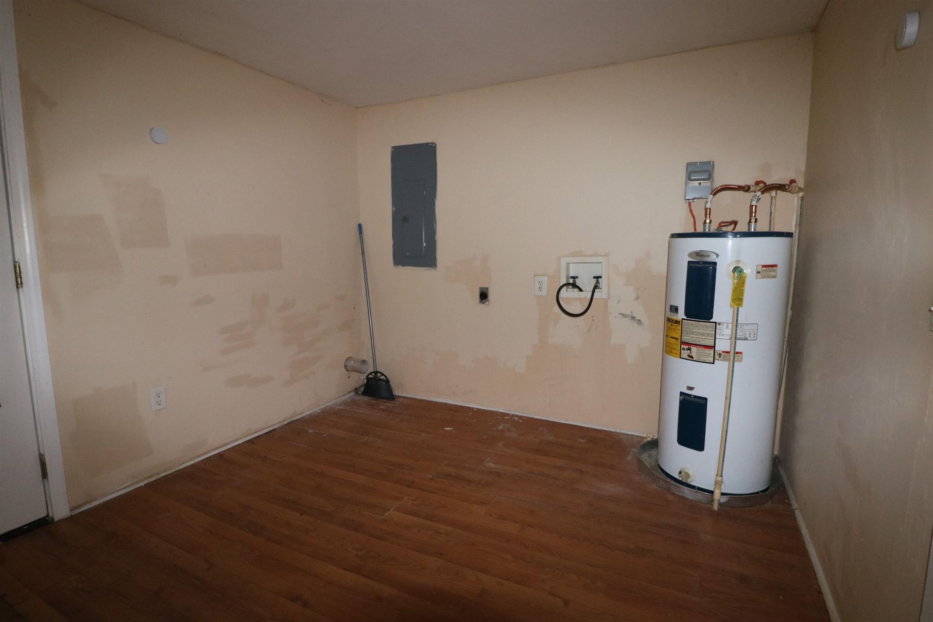 302 S Main St. Photo 21