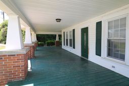 302 S Main St. photo 4