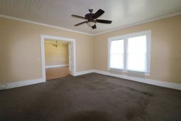 302 S Main St. photo 4