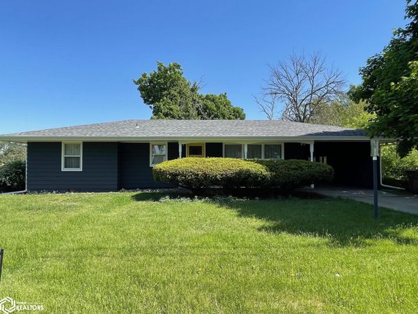 711 12Th Avenue, Grinnell, IA 50112