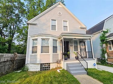 2520 Seyburn Street, Detroit, MI 48214