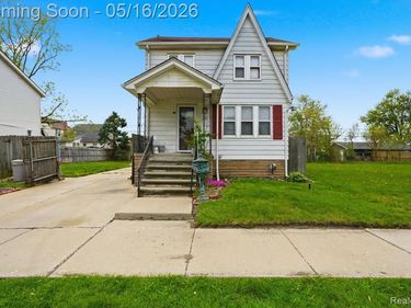 221 Bondie Street, Wyandotte, MI 48192