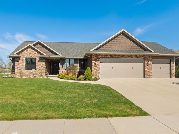 1342 BUCKYS, Howard, WI 54313