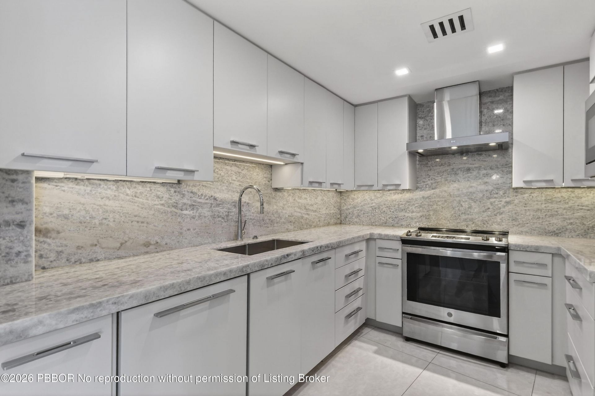 2774 S Ocean Boulevard, Unit 704, Palm Beach, FL 33480 Photo