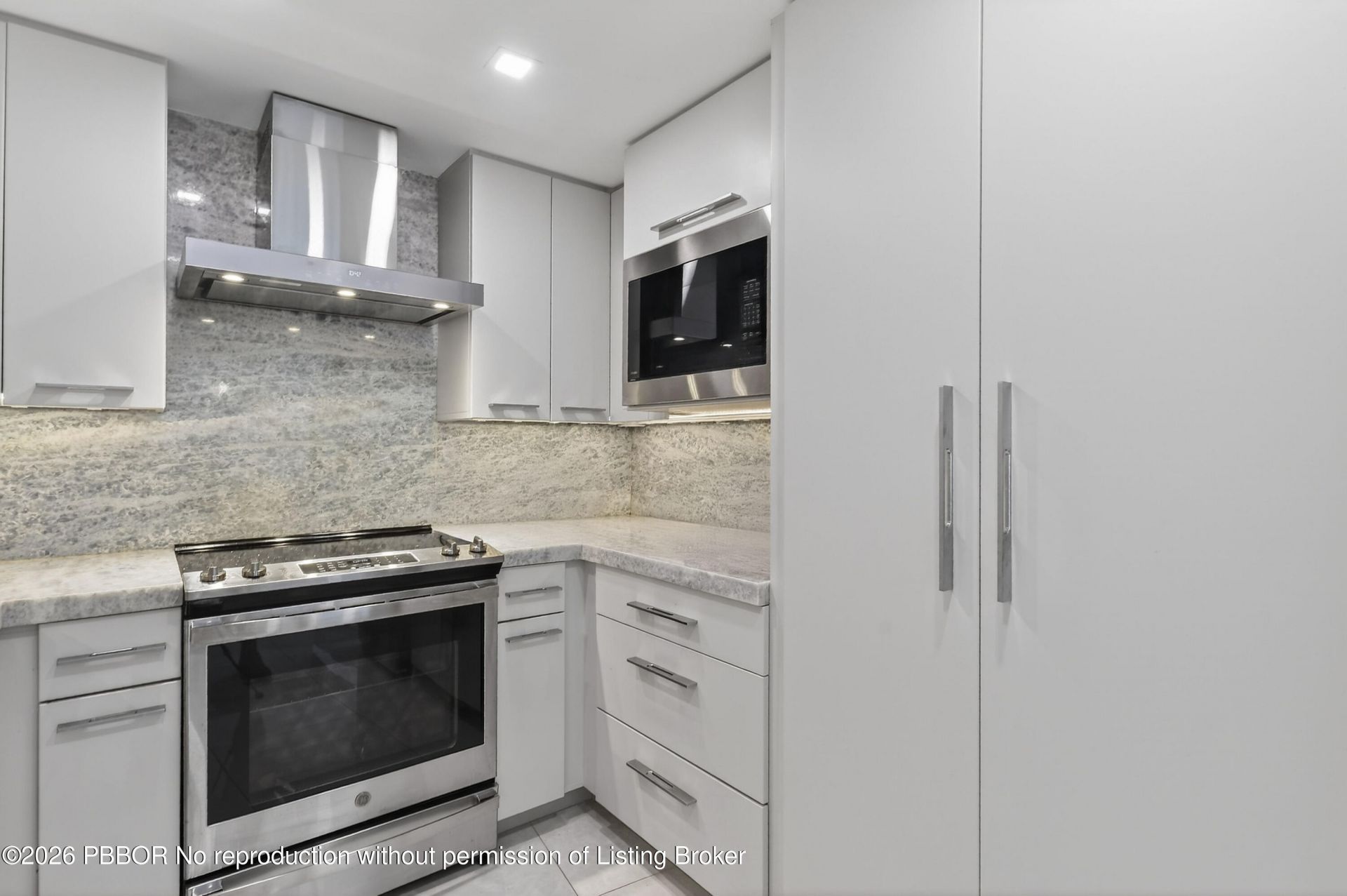 2774 S Ocean Boulevard, Unit 704, Palm Beach, FL 33480 Photo