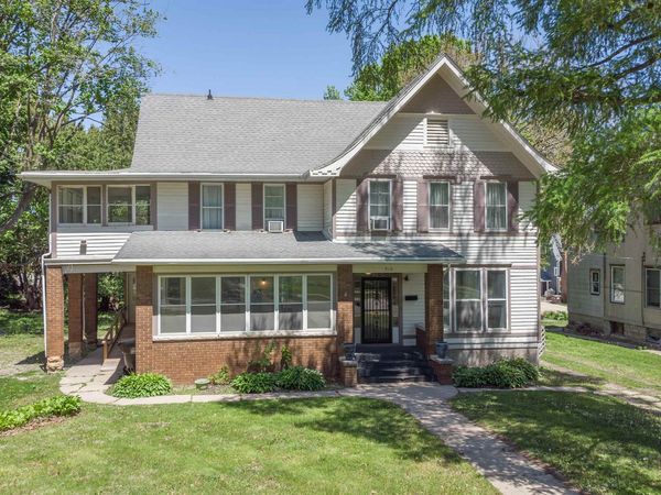 916 W Stephenson Street, FREEPORT, IL 61032