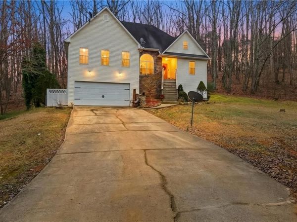 158 Ridge Lane , Lula, GA 30554