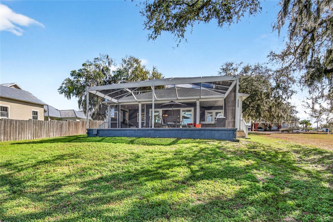 260 S Central Avenue , Umatilla, FL 32784 Photo