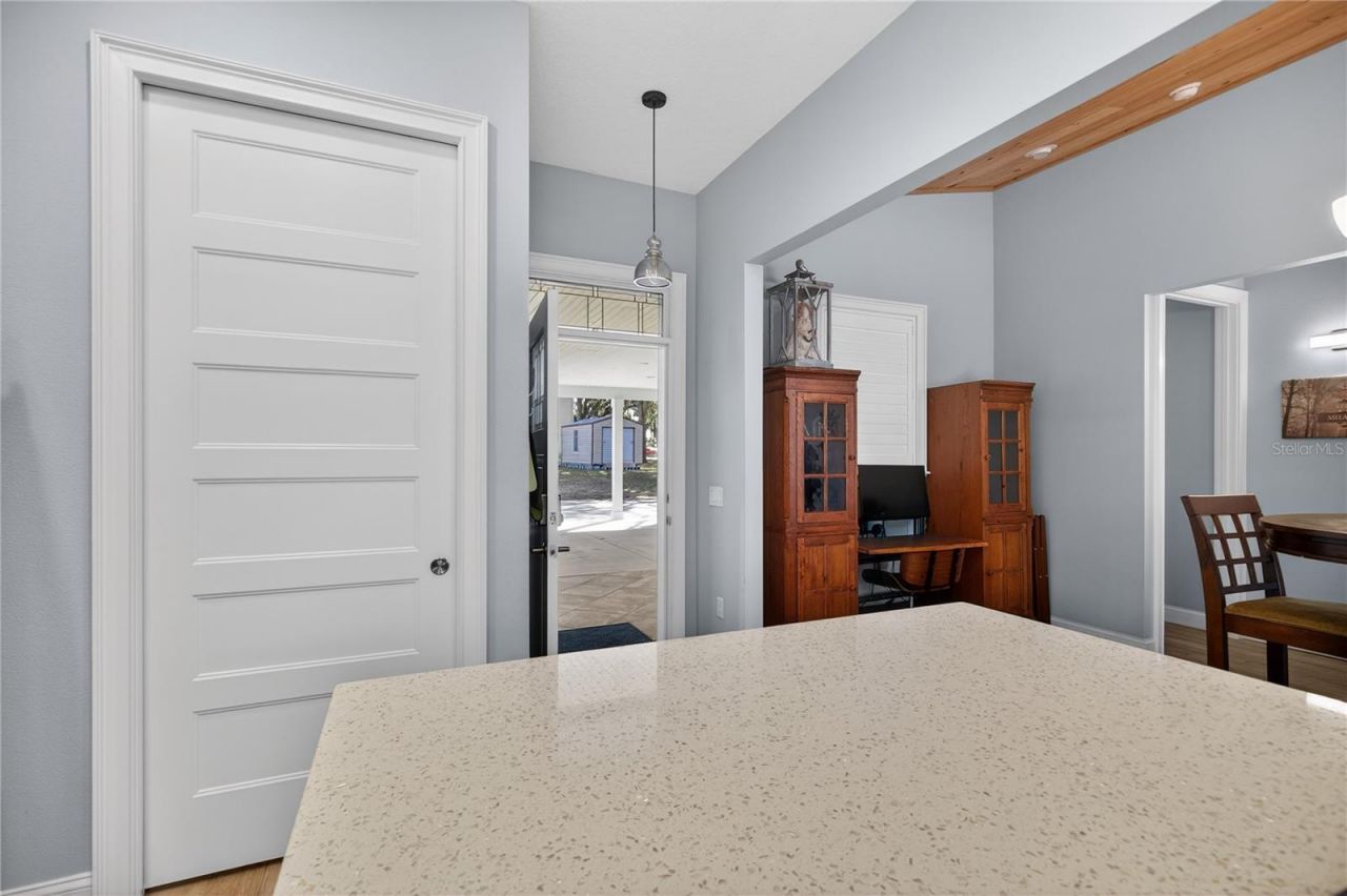260 S Central Avenue , Umatilla, FL 32784 Photo