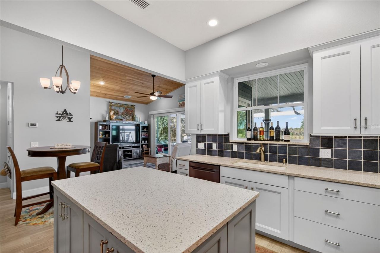 260 S Central Avenue , Umatilla, FL 32784 Photo