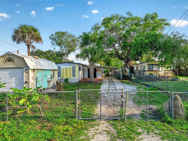 138 INDIAN CREEK ROAD , OAK HILL, FL 32759