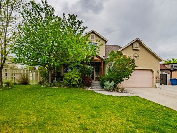 858 W MUSTANG CIR, Saratoga Springs, UT 84045
