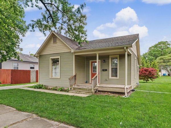 708 E Center Street , Monticello, IL 61856