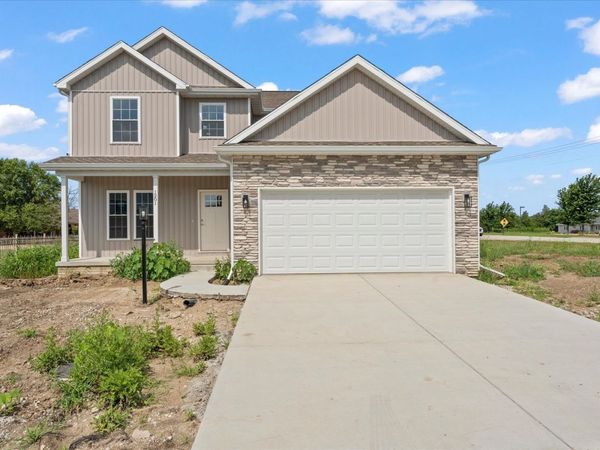 1201 Ridge Creek Road, Savoy, IL 61874