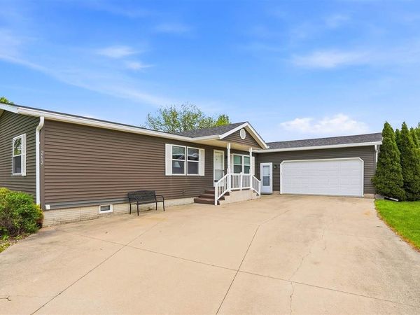 262 Morgan Ct, Iowa City, IA 52240