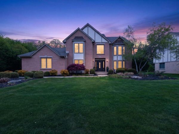 1452 Lockmoor Drive, Troy, MI 48084
