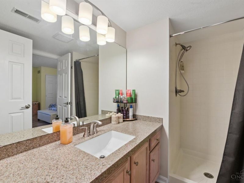 1123 Wittshire Lane, Unit 131, Cincinnati, OH 45255 Photo 11
