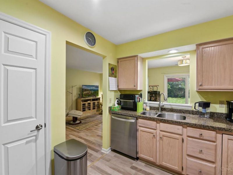 1123 Wittshire Lane, Unit 131, Cincinnati, OH 45255 Photo 13