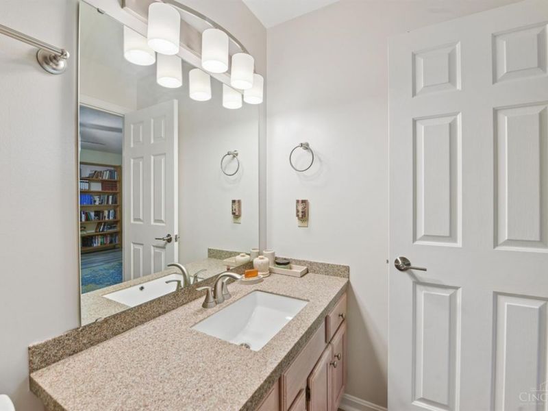 1123 Wittshire Lane, Unit 131, Cincinnati, OH 45255 Photo 17