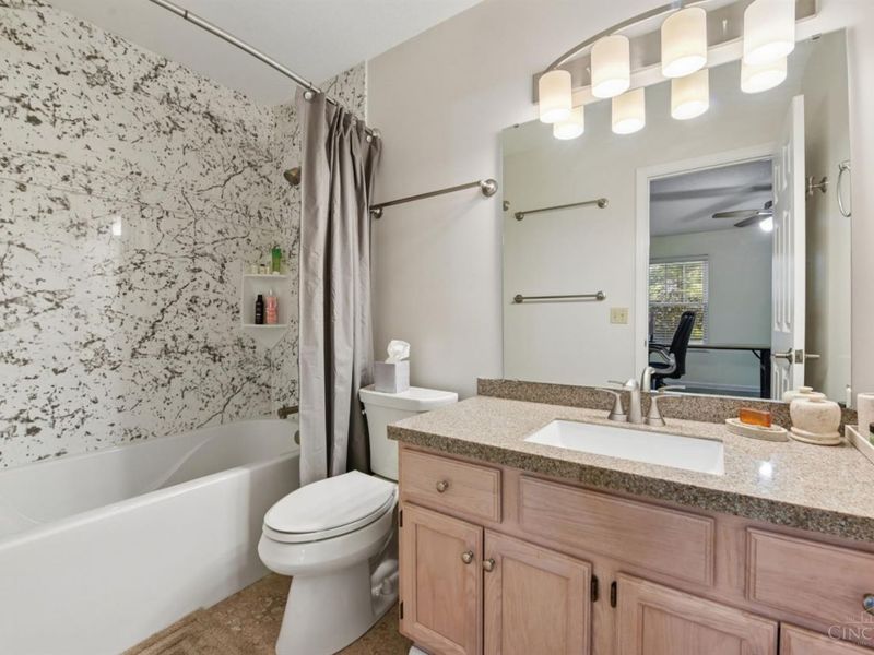 1123 Wittshire Lane, Unit 131, Cincinnati, OH 45255 Photo 18