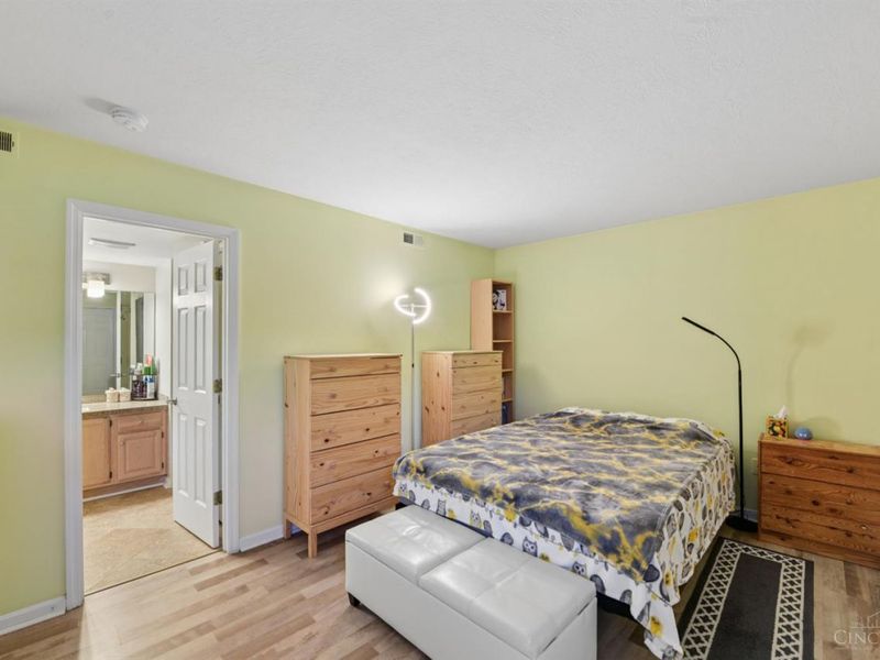 1123 Wittshire Lane, Unit 131, Cincinnati, OH 45255 Photo 8