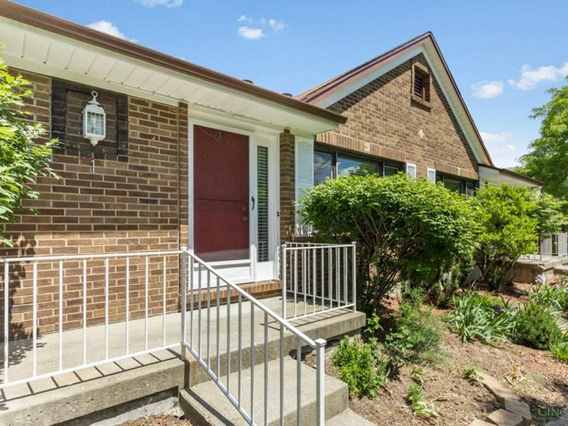 1813 Tuxworth Avenue, Unit 1 (9), Cincinnati, OH 45238 Photo 3
