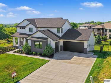 21209 Walnut Circle , Elkhorn, NE 68022