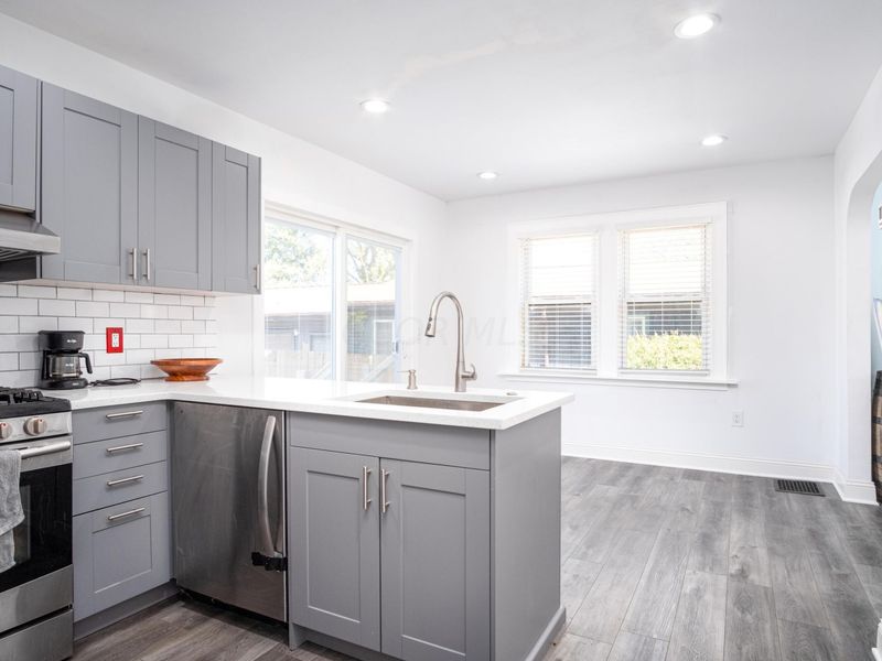 578 E Tulane Road , Columbus, OH 43202 Photo 8