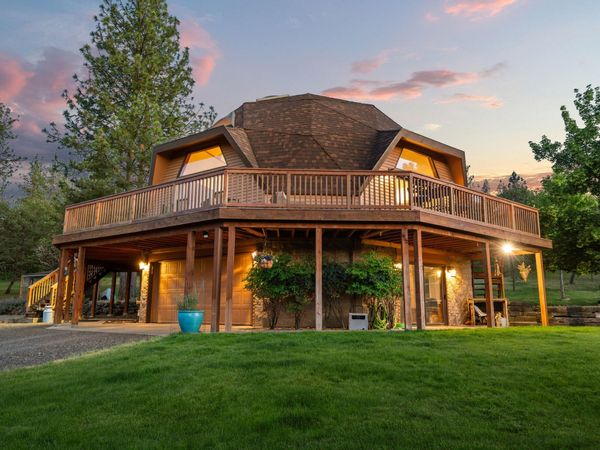 226 Entrada Drive, Eagle Point, OR 97524