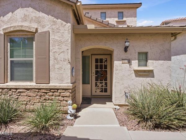 1945 W BUSONI Place, Phoenix, AZ 85023