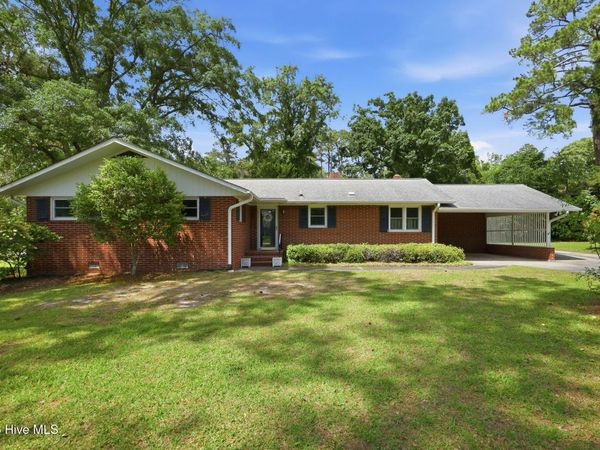 3030 Fairway Road , Morehead City, NC 28557