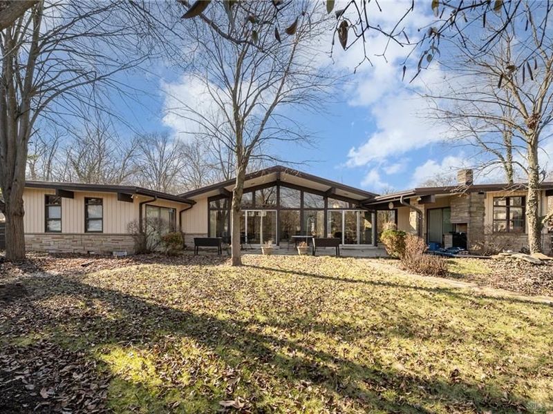 519 Valewood Lane, Dayton, OH 45405 Photo 3
