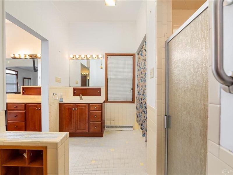 519 Valewood Lane, Dayton, OH 45405 Photo 6