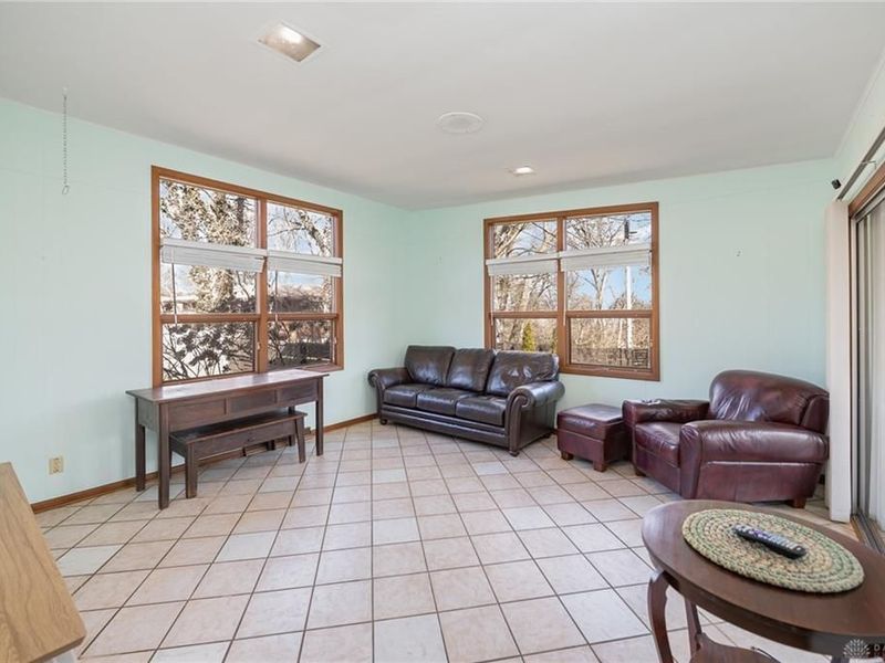 519 Valewood Lane, Dayton, OH 45405 Photo 7