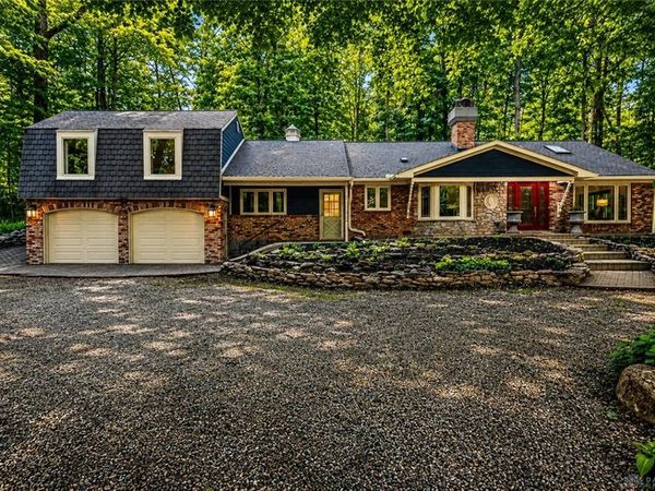 229 Colonial Lane, Washington TWP, OH 45429